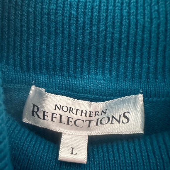 NORTHERN REFLECTIONS Turtleneck Sweater - Picture 5 of 6